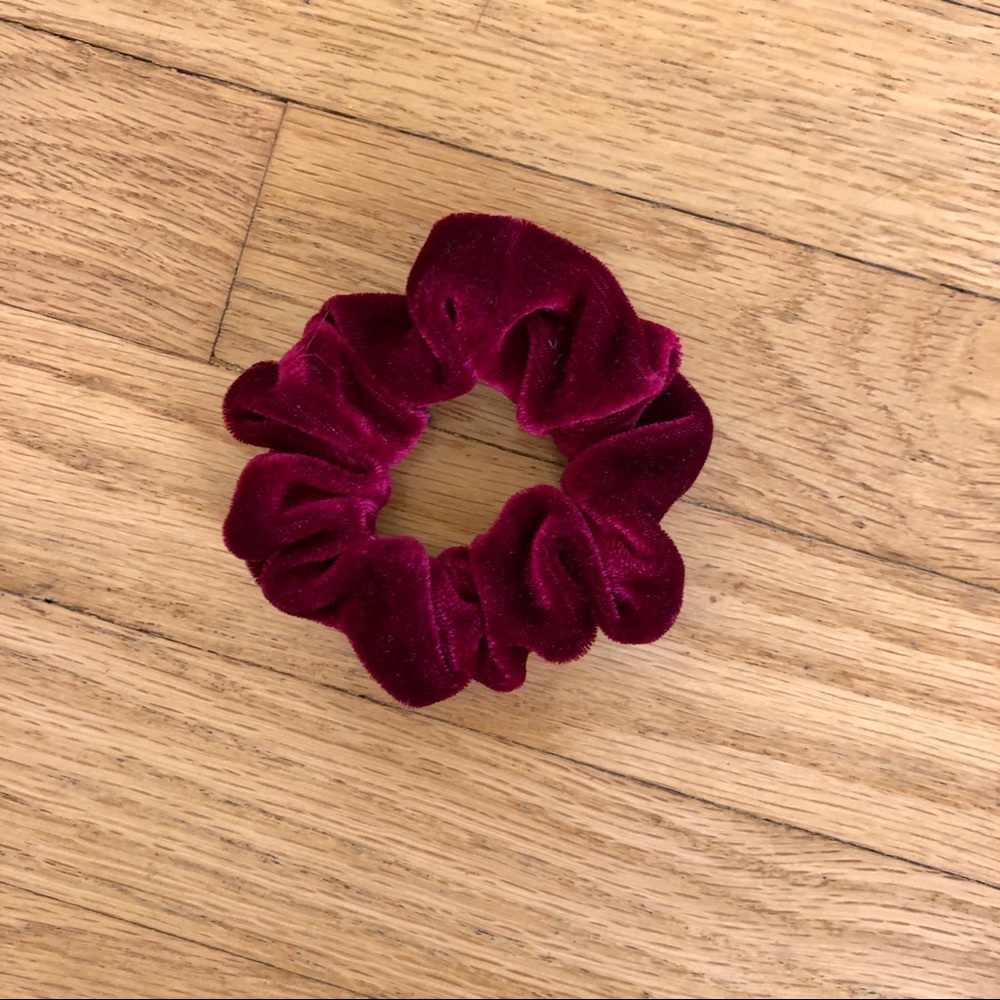 Velvet Scrunchie Set - Picture 2 of 4